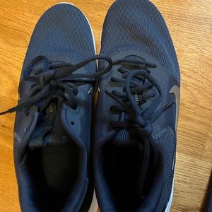 Men’s size 9 Nike flex running shoes